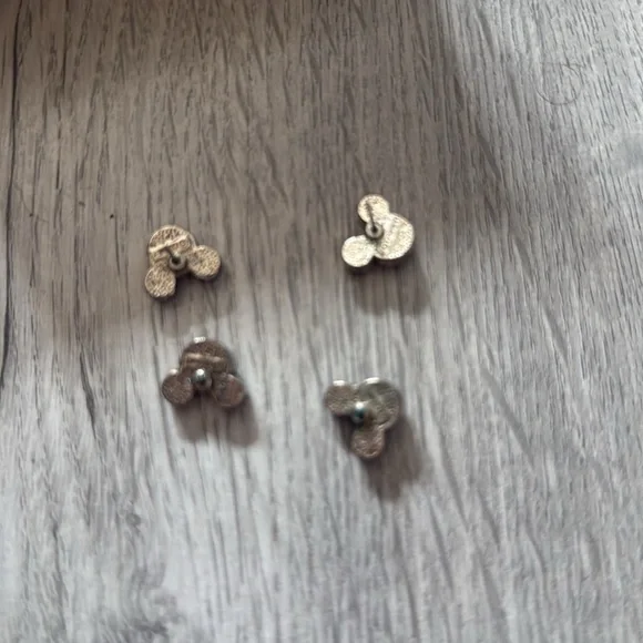 Disney World Mickey Mouse 2 sets of earrings , bag, hair tie - Picture 5 of 5
